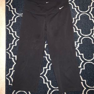 Nike stretch black capris